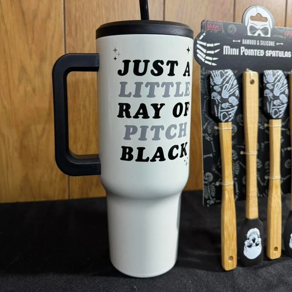 Black and white skull mini pointed spatula set, 4 -piece and a 40 oz Tumbler NEW